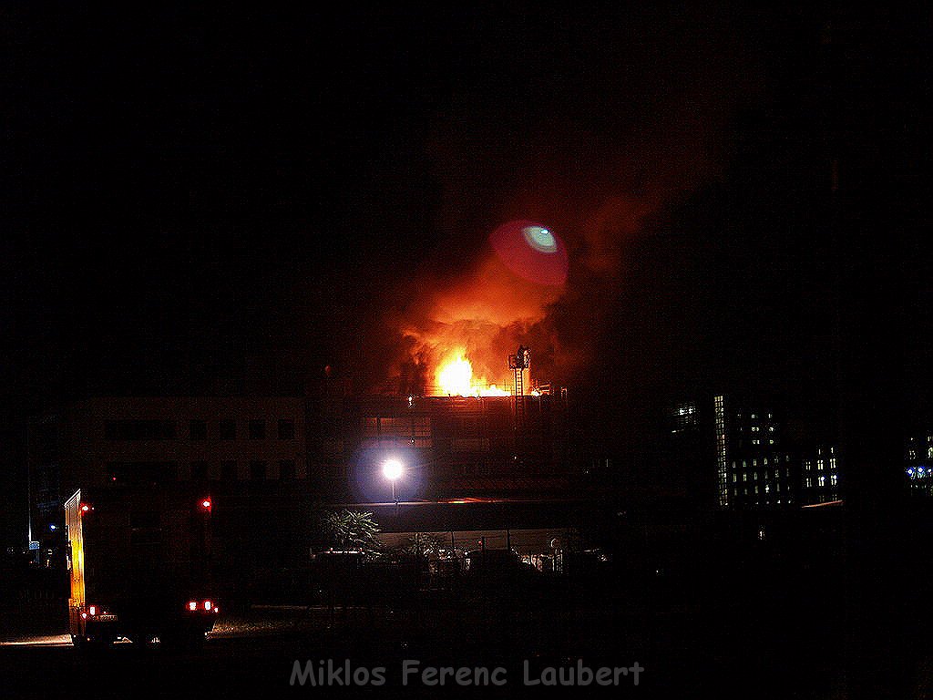 Brand Dach VDW Koeln Deutz Alfred Schuette Allee P128.JPG